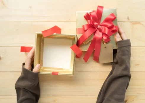 Atbilžu ir lērums, daudzas liek gan smieties, gan raudāt reizē. (Foto: Shutterstock)