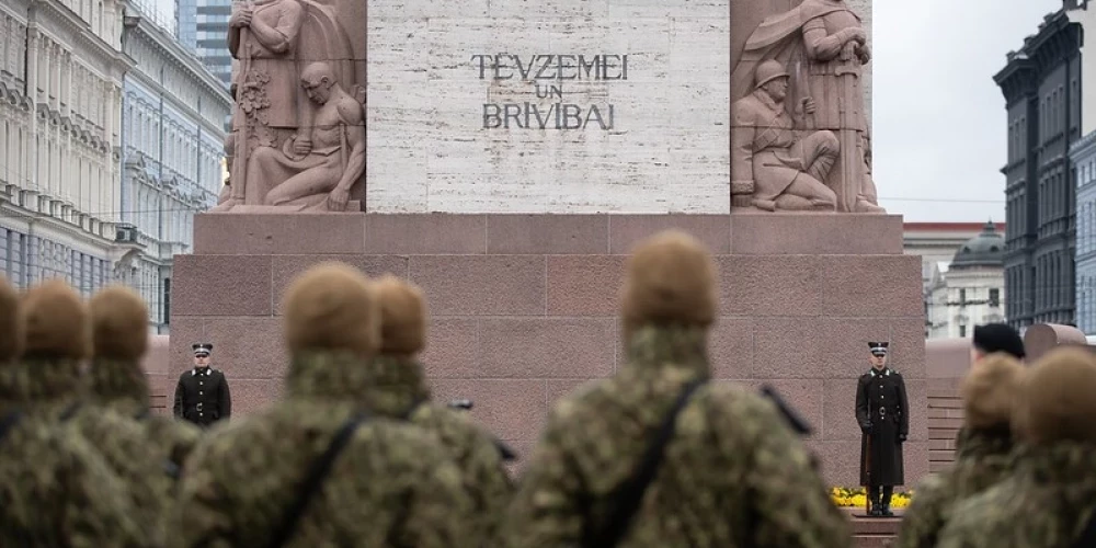 Aizsardzības ministrs uzdevis Nacionālajiem bruņotajiem spēkiem veikt visu zemessargu apziņošanu ar mērķi noskaidrot viņu gatavību ierasties vienībās un veikt kaujas uzdevumus.