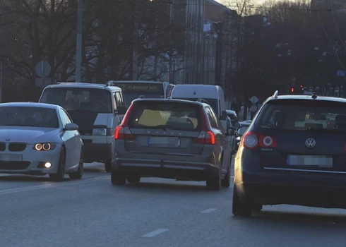 Latvijā pieklusušas automašīnu zādzības, tomēr autozagļi par dārzniekiem nav kļuvuši.