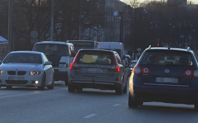 Latvijā pieklusušas automašīnu zādzības, tomēr autozagļi par dārzniekiem nav kļuvuši.