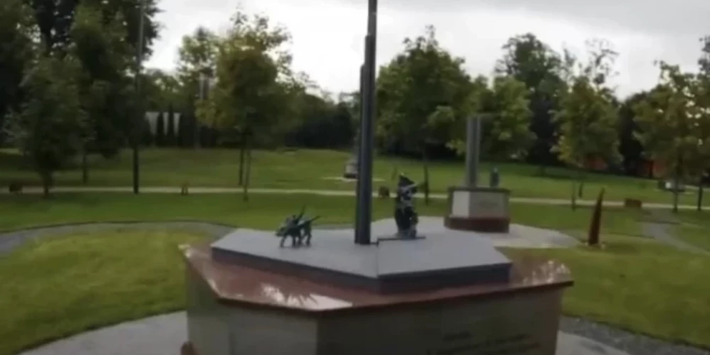 Kaļiņingradā atklāts parks ar samazinātām demontēto militāro pieminekļu kopijām no Eiropas.