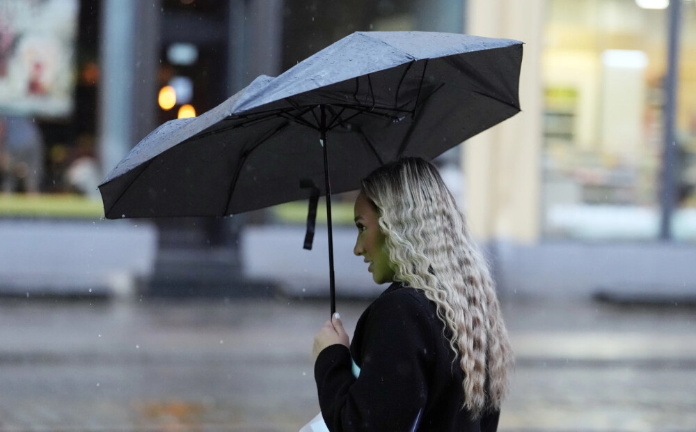 Ceturtdien naktī un no rīta vietām stipri līs un gaidāms pērkona negaiss