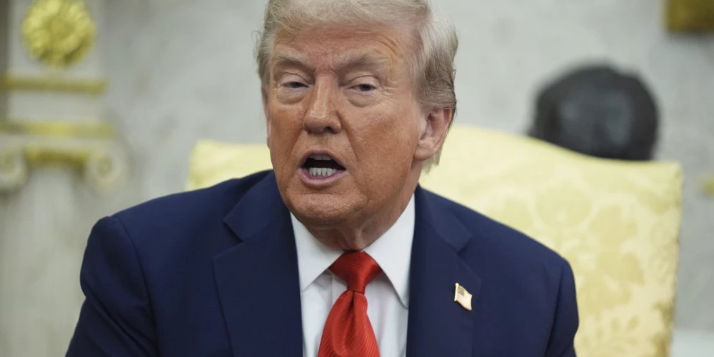 "Attiecības ar visiem viņiem ir ļoti labas" pēc Ķīnas parādes izteicās Tramps.