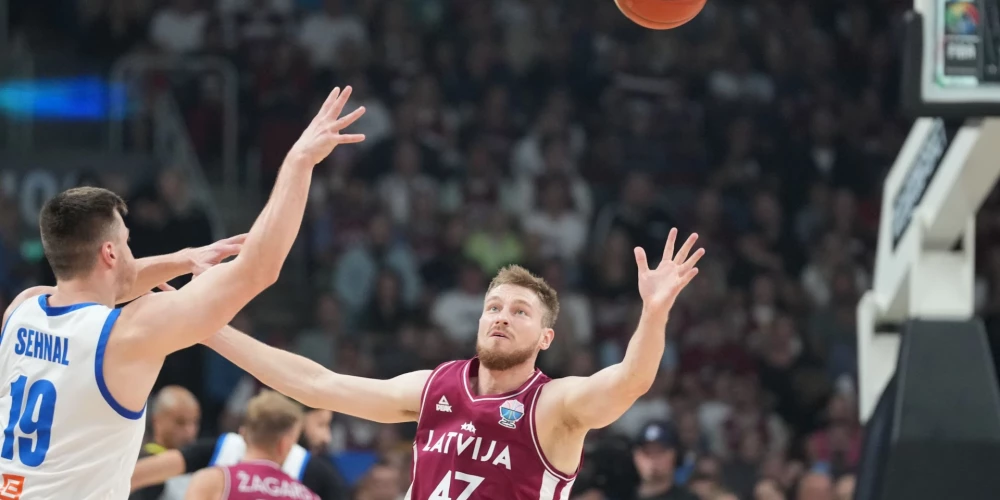 Latvijas valstsvienības spēlētājs Artūrs Kurucs.