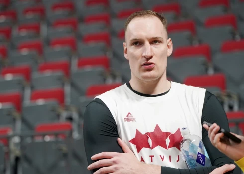 Latvijas vīriešu basketbola izlases spēlētājs Klāvs Čavars.