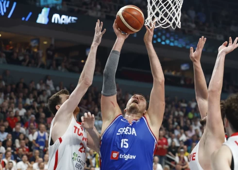 Turcijas basketbolisti uzvar EČ grupas turnīrā Rīgā.