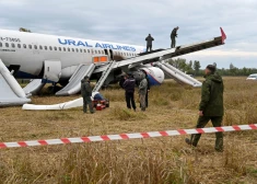 Lidmašīnas pilotu, kurš izglāba 167 cilvēku dzīvības, Krievijā grib ietupināt cietumā