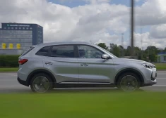 Iepazīsties ar ķīniešu jauno MG ZS krosoveru ar cenu un attieksmi