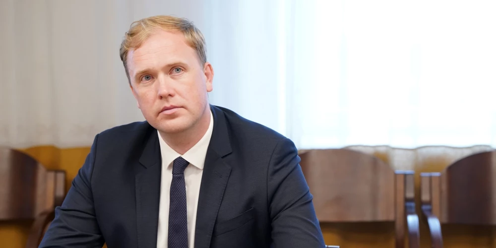  Виктор Валайнис.