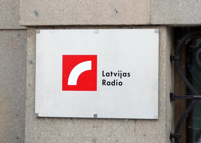 Скандал между "Крестьянским Сеймом" и Latvijas Radio завершился: издевавшиеся над фермерами диджеи готовы отработать прощение
