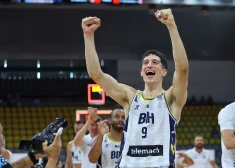 Francijas basketbolisti saplosa Islandi; Bosnija un Hercegovina ieliek spāņu un gruzīnu likteni Grieķijas rokās