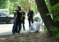 Berlīnē automašīna ietriecas pūlī, traumēto skaitā vairāki bērni