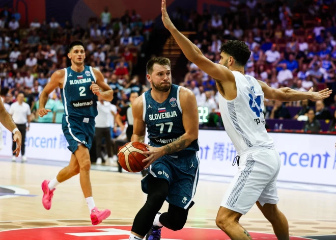 Itālijas basketbolisti nokārto formalitātes pret Kipru, Dončičs palīdz Slovēnijai pieveikt Izraēlu