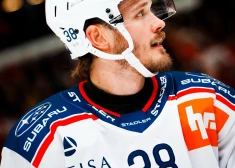 Rūdolfs Balcers turpina plosīties, atkal rezultatīvs čempiones Cīrihes "Lions" uzvarētajā IIHF Čempionu līgas spēlē