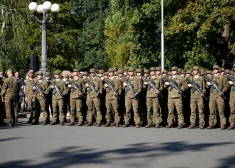 ФОТО, ВИДЕО: у памятника Свободы присягу приняли 450 начавших службу солдат