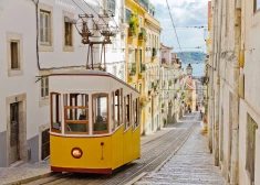 Фуникулер называли одной из главных достопримечательностей, которая популярна как у туристов, так и у лиссабонцев. В год он перевозит около трех миллионов человек.