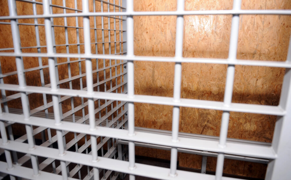 Par huligānismu un mantas bojāšanu apcietināts “TikTok” satura veidotājs