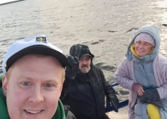 Šā gada pavasarī trīs novadnieki – Liene Šomase, Toms Brenčevs un Andris Kalniņš – bija devušies makšķerēt uz Burtnieku ezeru.