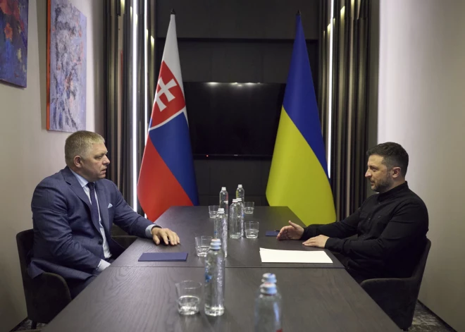 Zelenskis: Ukraina gatava piegādāt Slovākijai naftu un gāzi, ja tā nav Krievijas izcelsmes