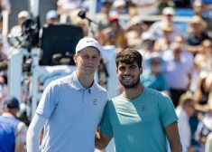 Pasaules ranga līderi Siners un Alkarass spēkosies ASV atklātā čempionāta finālā