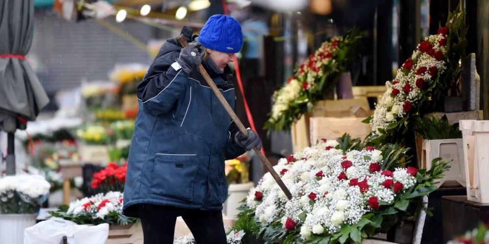 Latvijā būtiski samazinājies brīvo darbvietu skaits.