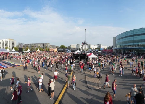 Sporta fani Rīgā līdz šim likumsargiem raizes nav sagādājuši.