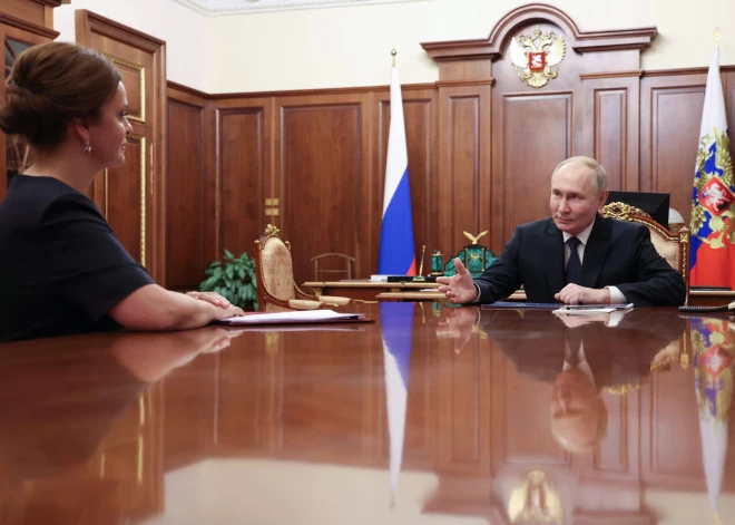 Pateicoties karam, Krievija ir līdere protezēšanas jomā, lepojas Krievijas aizsardzības ministra vietniece Civiļova, kas ir Putina radiniece