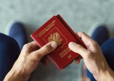 Языковую проверку проходит в Латвии меньше половины граждан России, а временя истекает