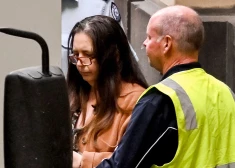 Austrālijā sievietei piespriež mūža ieslodzījumu par vīra radinieku noindēšanu ar mušmirēm