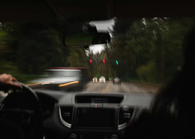 Nelielas redzes problēmas var kļūt par lielu risku satiksmē