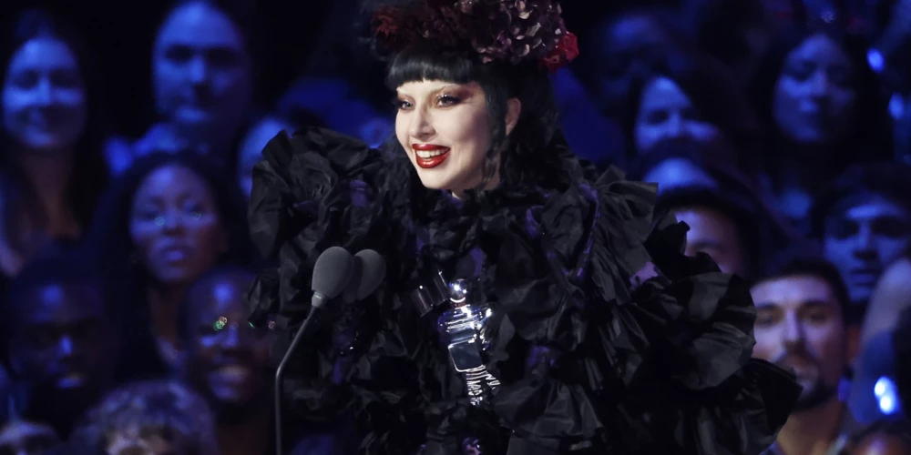 Леди Гага получила награду «Артист года» на церемонии MTV Video Music Awards 2025 (VMA), которая прошла в воскресенье, 7 сентября, на арене UBS в Элмонте, Нью-Йорк.