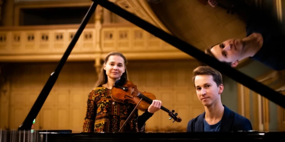 Rudens programmā klausītāji aicināti uz īpašu koncertu “Mūzika un šahs”, kurā uzstāsies pianists Daumants Liepiņš un vijolniece Madara Liepiņa.