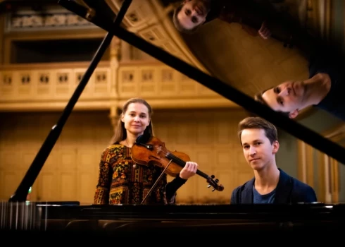 Rudens programmā klausītāji aicināti uz īpašu koncertu “Mūzika un šahs”, kurā uzstāsies pianists Daumants Liepiņš un vijolniece Madara Liepiņa.