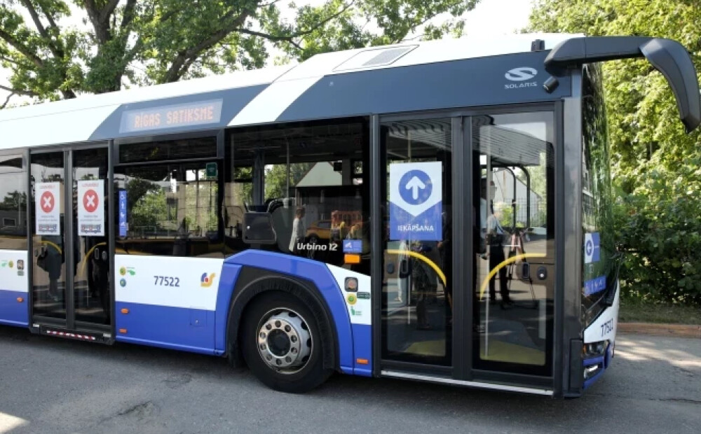 Rīgā plāno pagarināt nakts sabiedrisko transportu