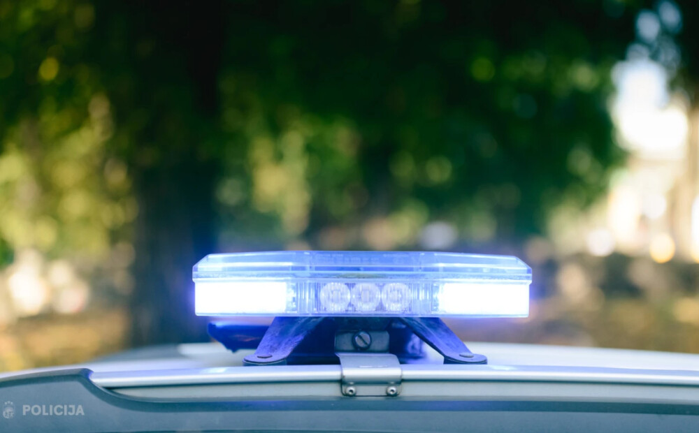 Likumsargi no mājas Rēzeknes novadā noņem Krievijas impērijas karogu