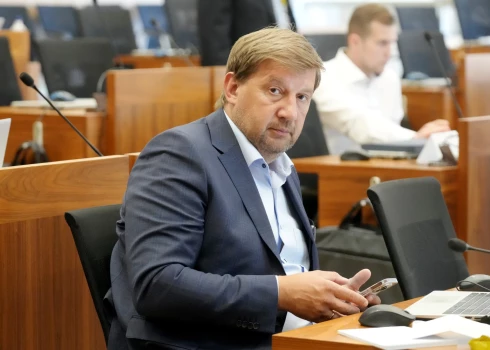 Андрей Клементьев уверен, что новые ограничения обернутся серьезными проблемами для общества.