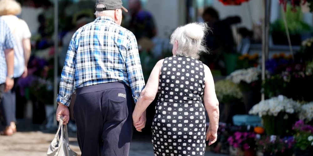 Latvija pārskaita vairāk nekā 1,9 miljonus eiro pensiju izmaksām Ukrainā un Baltkrievijā.