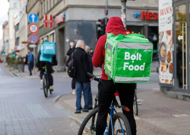 Velosipēds uz ietves: skandināt zvaniņu vai nē?