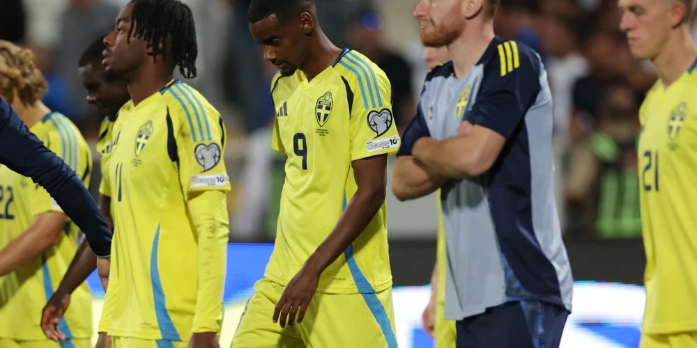 Zviedrijas futbolisti no Prištinas mājup devās ne pārāk gandarīti.