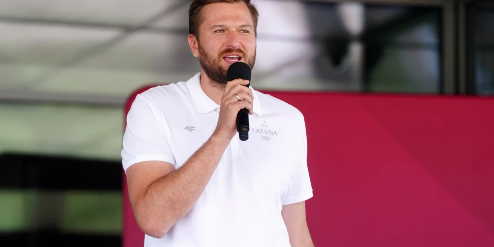 Kaspars Dvinskis lepns: visus karogus iemācījies jau skolā.