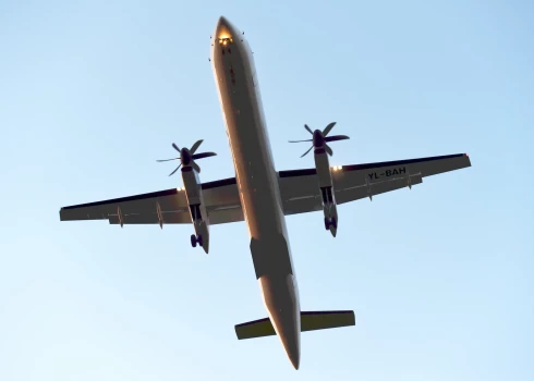 Lidmašīna nolaižas starptautiskajā lidostā "Rīga"./Ilustratīvs attēls.