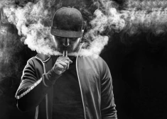 Aromātu aizliegums e-cigaretēm un tabakas aizstājējproduktiem Latvijā audzē melno tirgu un samazina akcīzes ieņēmumus