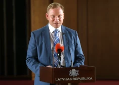 Neskatoties uz iebildēm par procedūru, Rozenbergs virzīts Augstākās tiesas senatora amatam