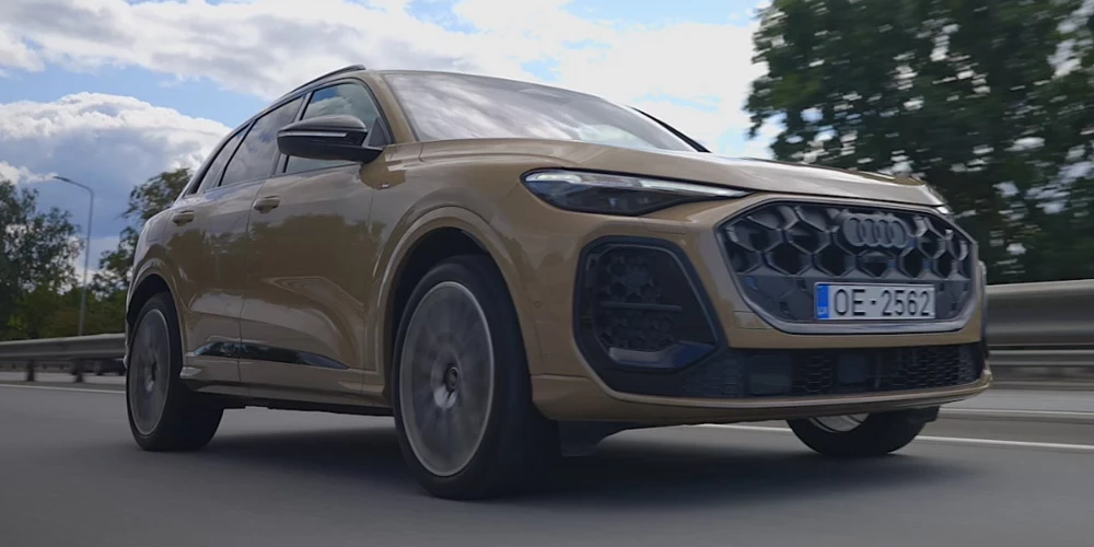 Lai gan Audi Q5 riteņu bāze ir tāda pati kā pirms astoņiem gadiem, iekšpusē automobilis šķiet plašāks.
