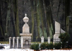 Готовятся масштабные изменения на кладбищах Латвии; право на использование могилы можно будет потерять