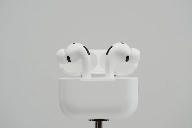 AirPods Pro 3.