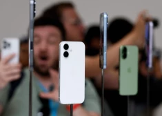 Apple показала новое поколение гаджетов: iPhone 17, ультратонкий iPhone Air, новые часы и наушники