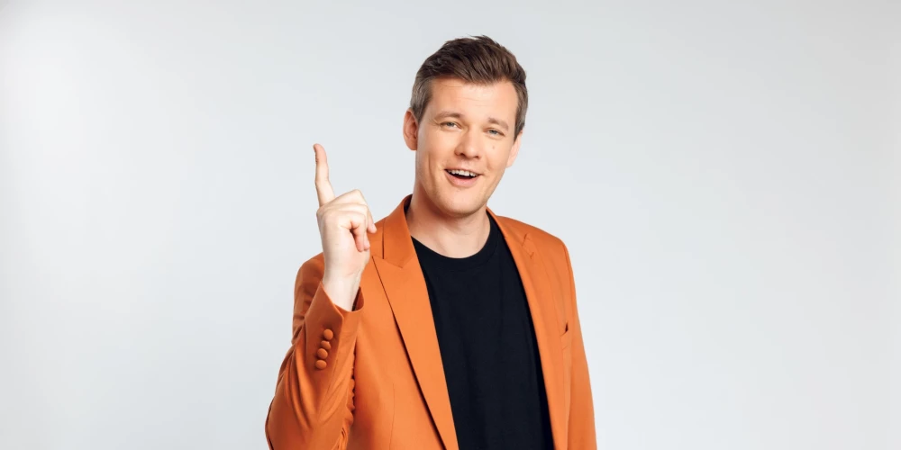  TV  kanāla "360" erudīcijas spēle "15 jautājumi" atgriežas ar jaunu sezonu. Jau no 15. septembra pavadi darbdienu vakarus azartiski kopā ar spēles vadītāju Magnusu Eriņu un diviem ikvakara spēlētājiem un ļauj zināšanām augt! 