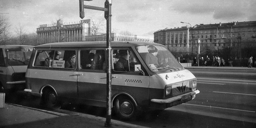 Maršruta taksometrs RAF 2203 kursēja lielākajās PSRS metropolēs.