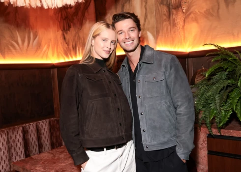 Patriks Švarcenegers apprecējies ar Ebiju Čempionu.